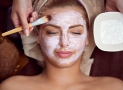 Soins du Visage Inspirés du Spa à la maison – des méthodes efficaces pour se détendre et sublimer sa beauté naturelle